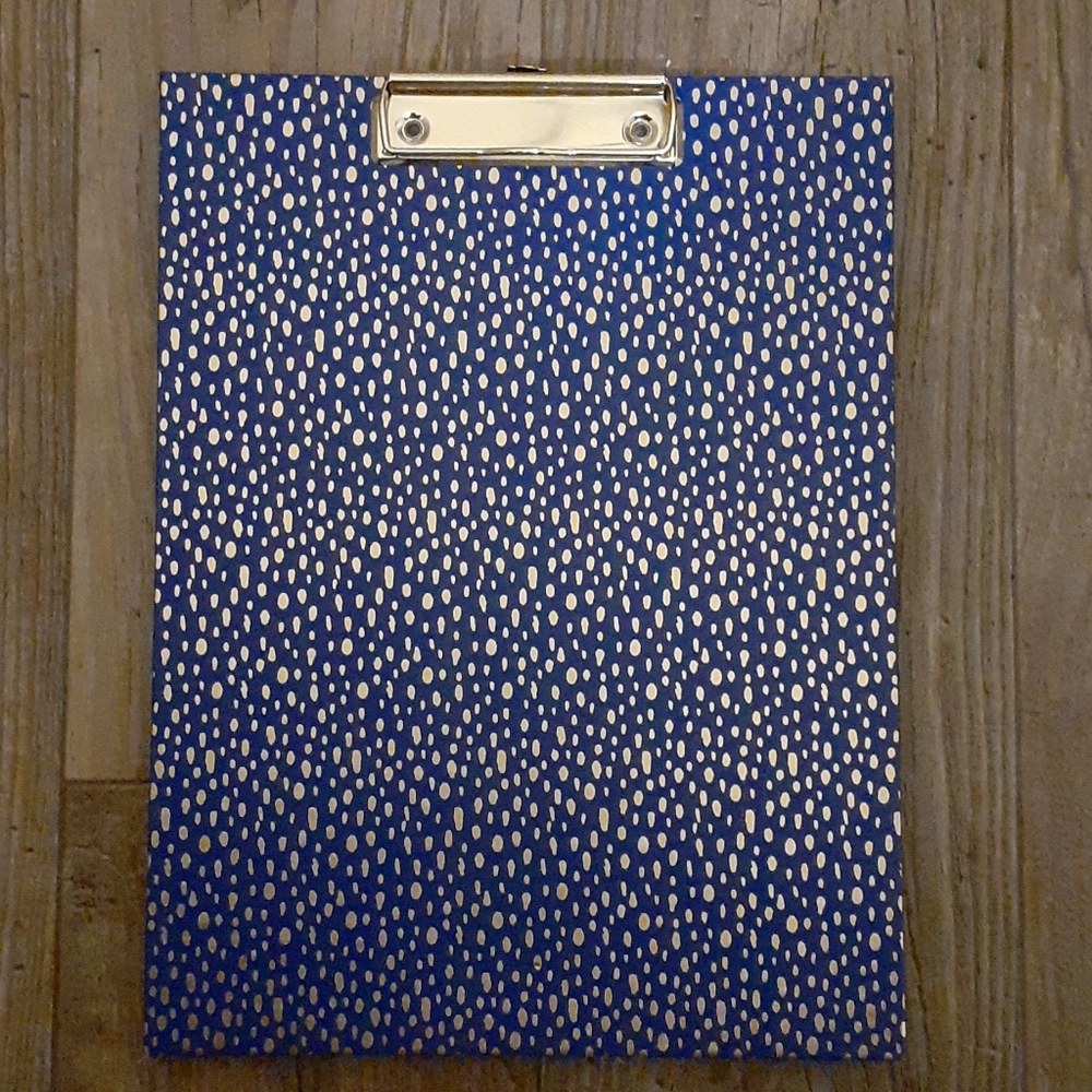 Clipboard folder with notepad